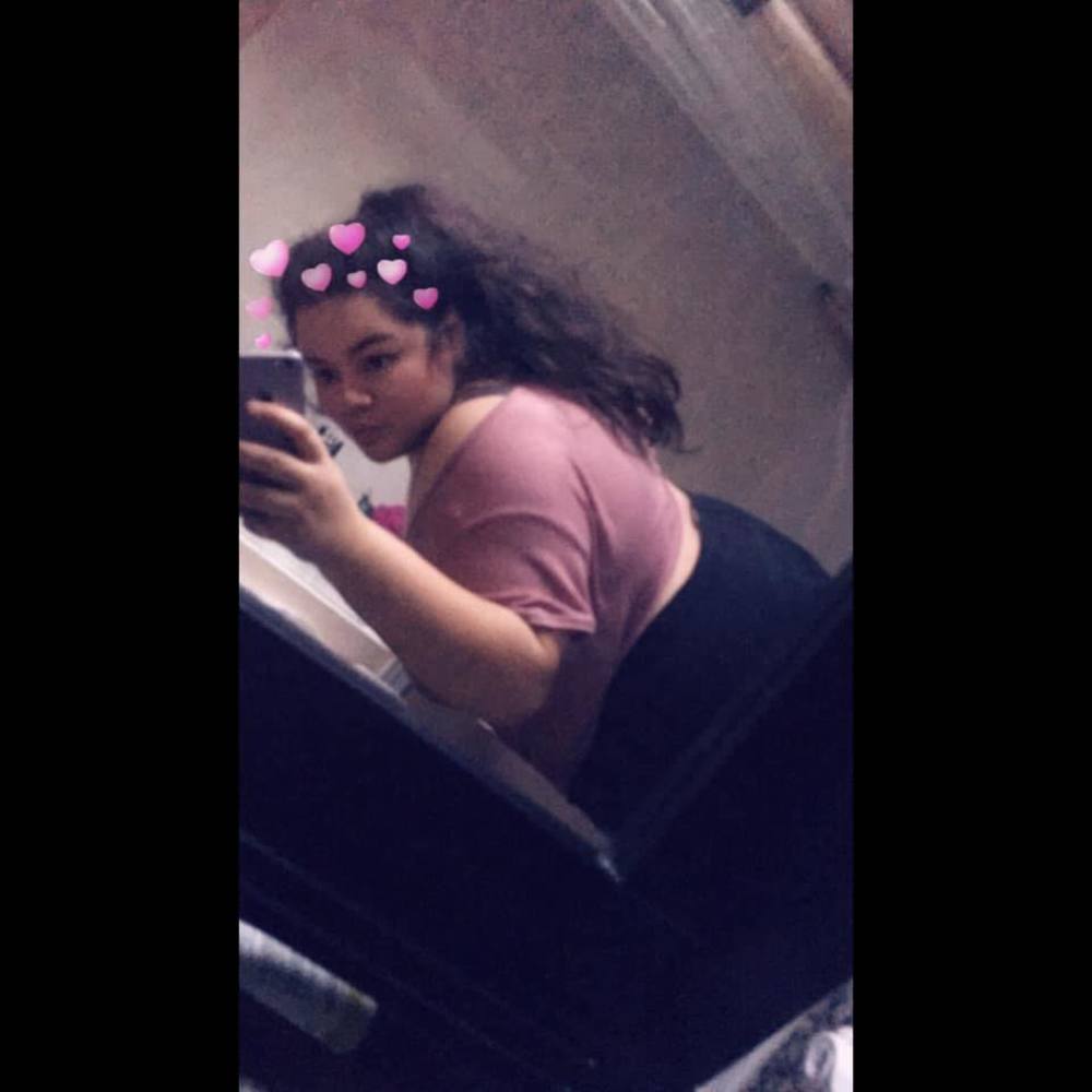 Meet your Posher, Valeria